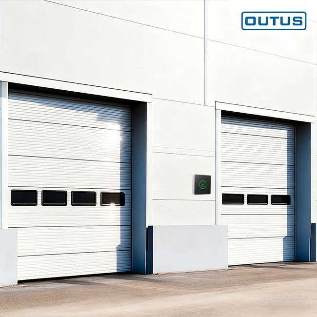 OUTUS Endüstriyel Bölme Tip Tavan Kapısı | İzoleli Galvanizli Çelik Panel, Atölyeler İçin
