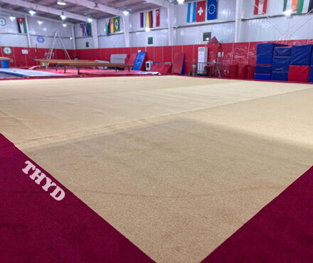 Le sol de gymnastique est utilisé dans les clubs et centres de gymnastique