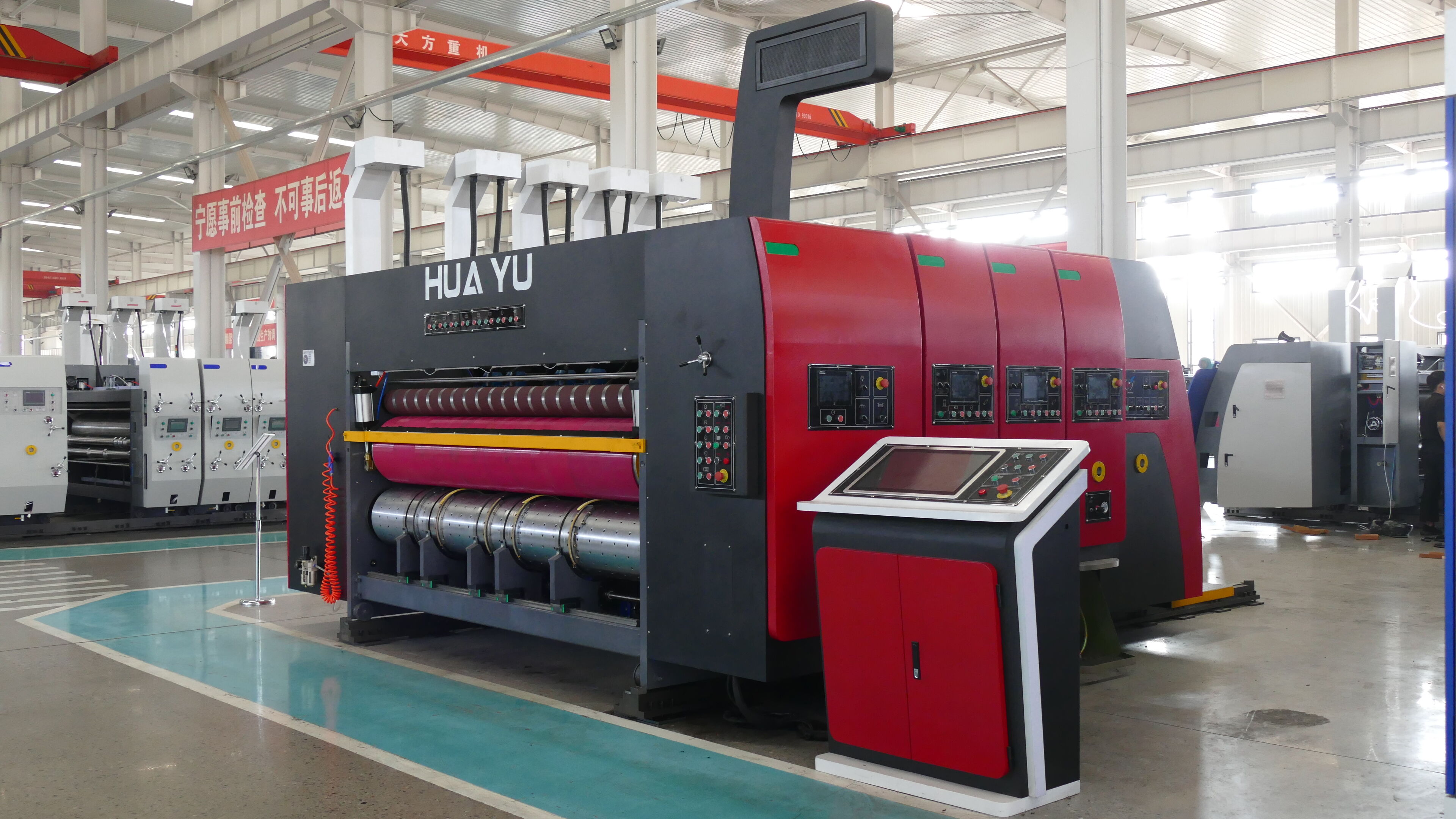 Unübertroffene Effizienz und Präzision beim Druck von Wellpappekartons