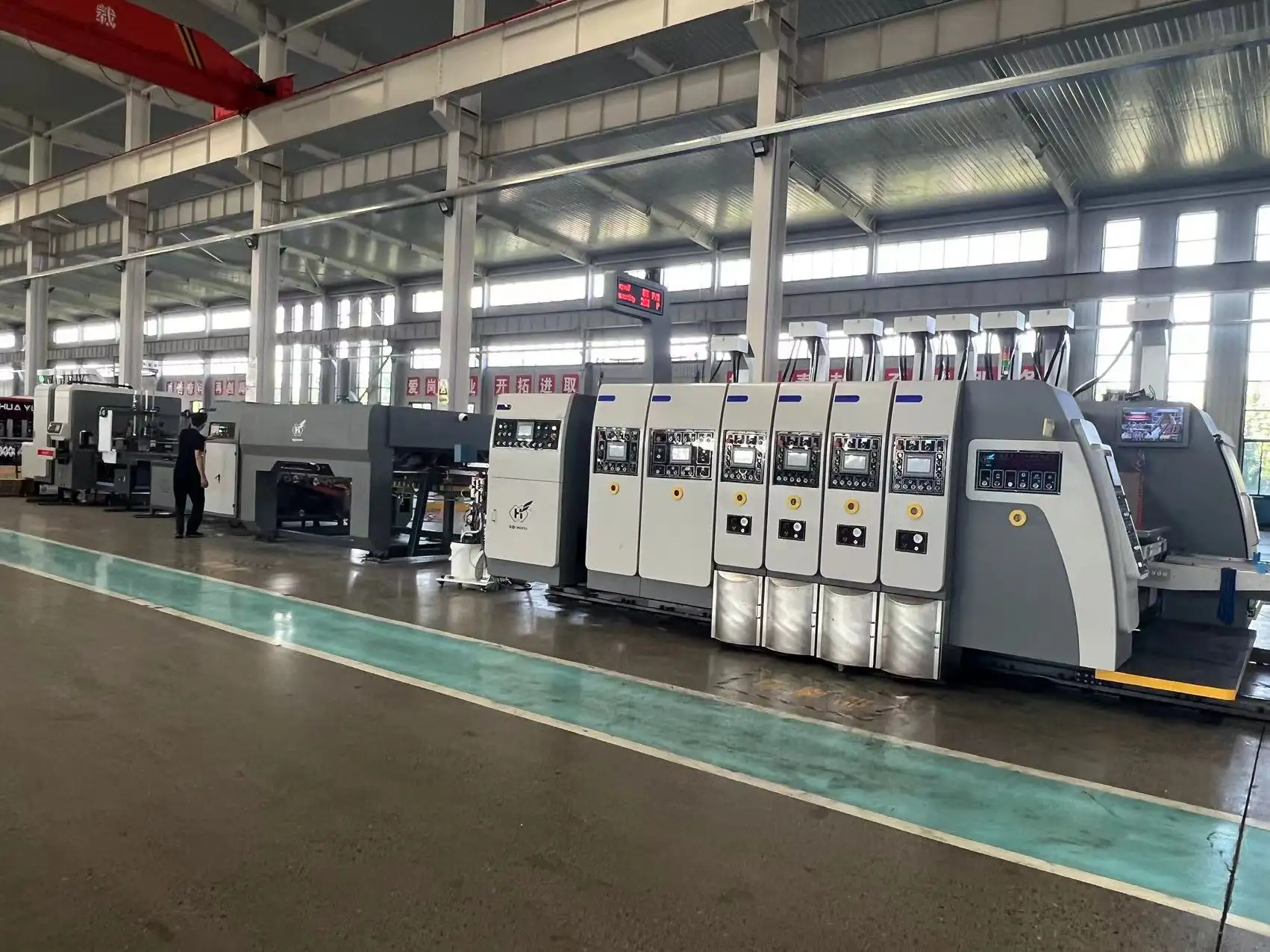 Wie wählt man einen Wellpappen-Drucker für unterschiedliche Boxgrößen aus?