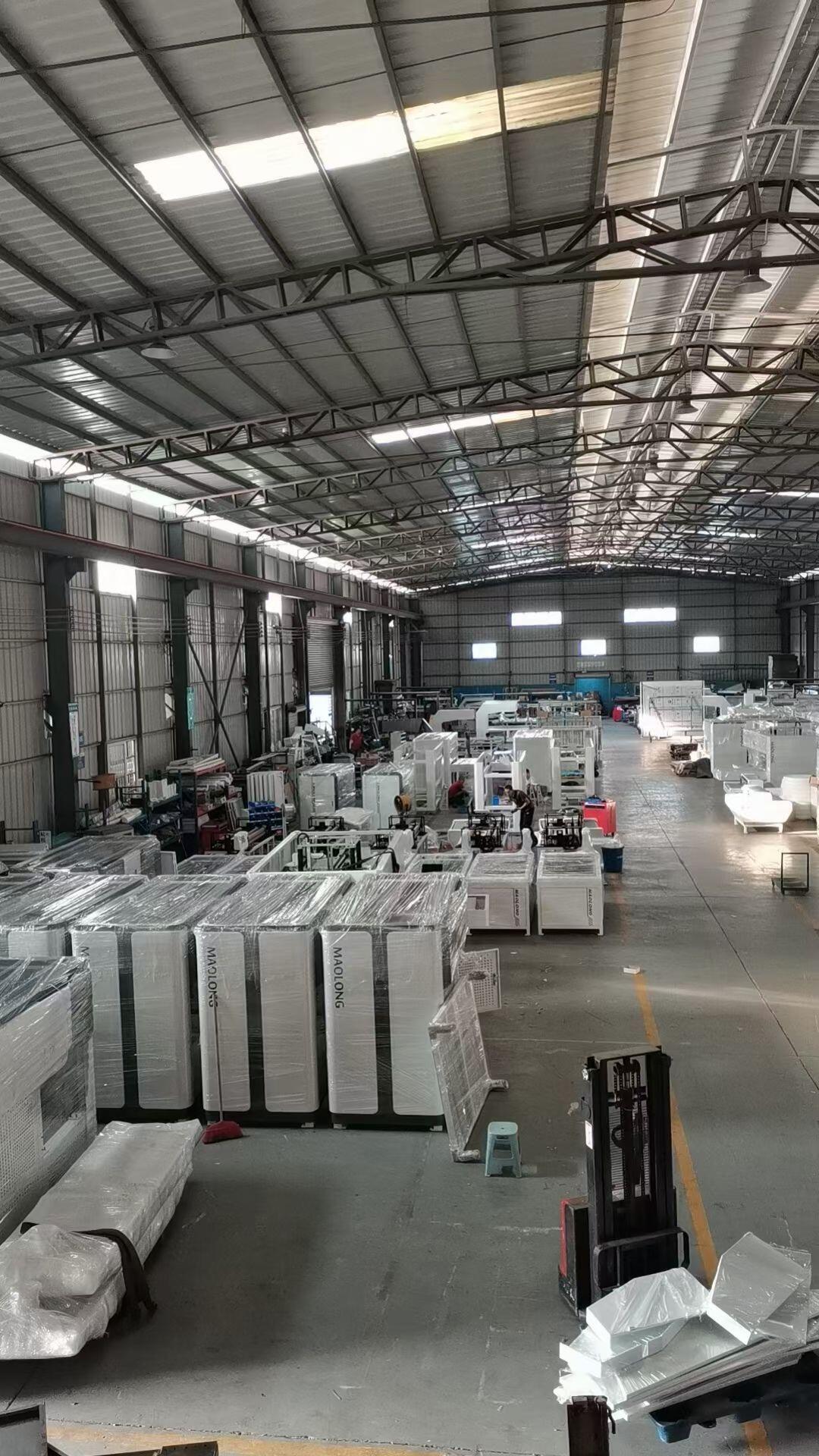 Ingénieurs travaillant ensemble depuis 2022 : Fabrication en série du porte-couteau circulaire B Boost améliore l'efficacité du matériel