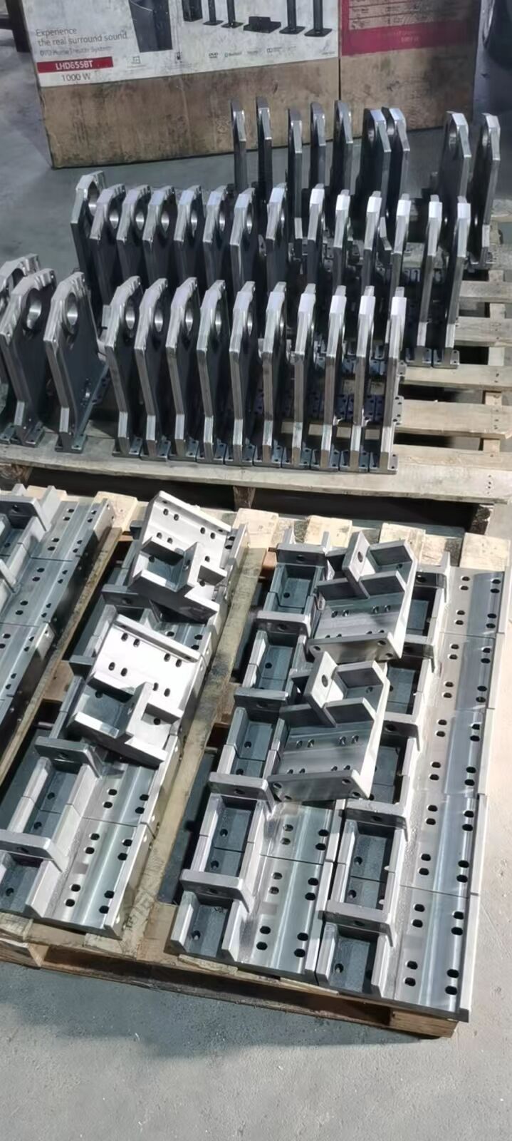 Ingénieurs travaillant ensemble depuis 2022 : Fabrication en série du porte-couteau circulaire B Boost améliore l'efficacité du matériel