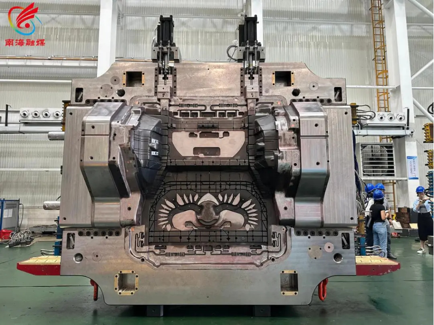 Le troisième moule de fonderie intégré du modèle M9 du Groupe Wencan part pour Chongqing