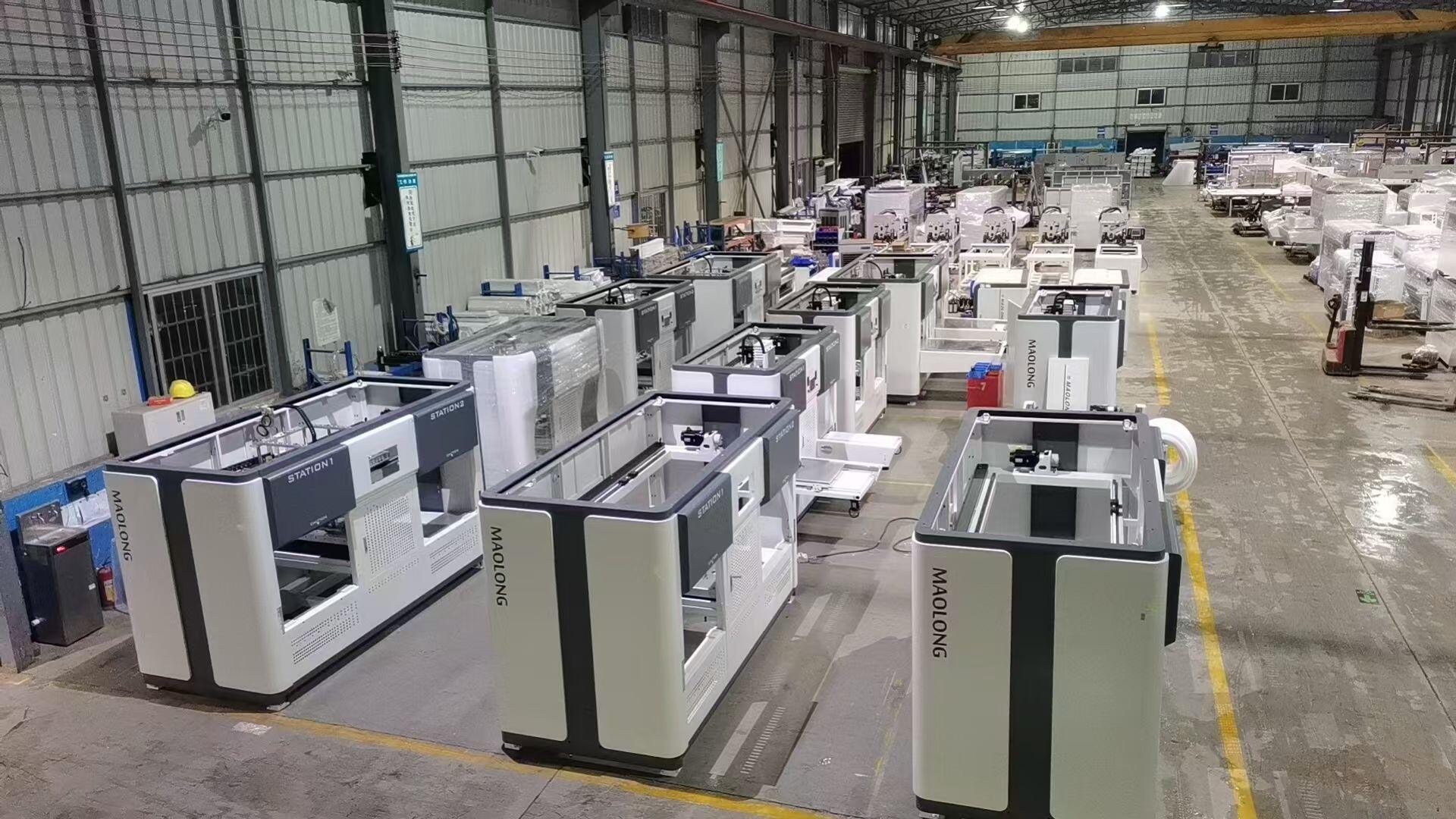 Ingénieurs travaillant ensemble depuis 2022 : Fabrication en série du porte-couteau circulaire B Boost améliore l'efficacité du matériel