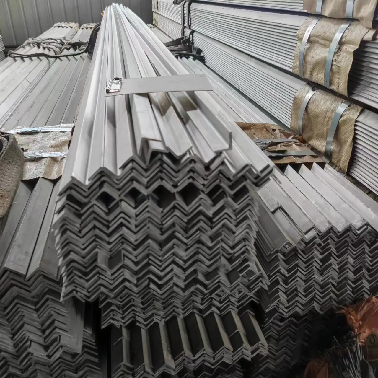 Hauptanwendungen von Edelstahl in B2B-Industrien