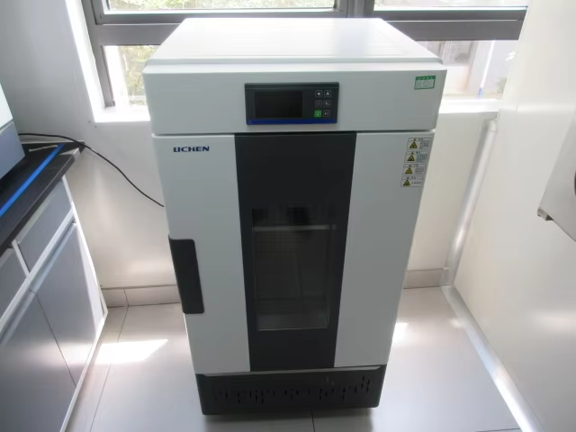 Biochemical incubator