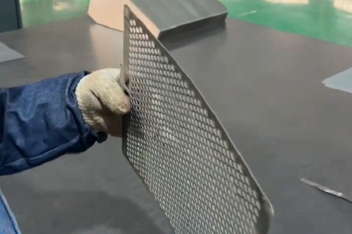 High-difficulty perforated metal sheets, one-click precise leveling.