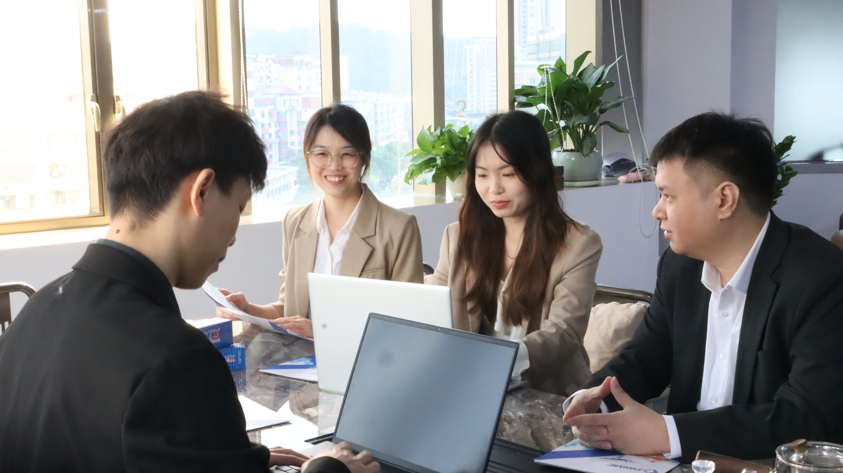 Що робить призначений агент для міжнародних вантажів?