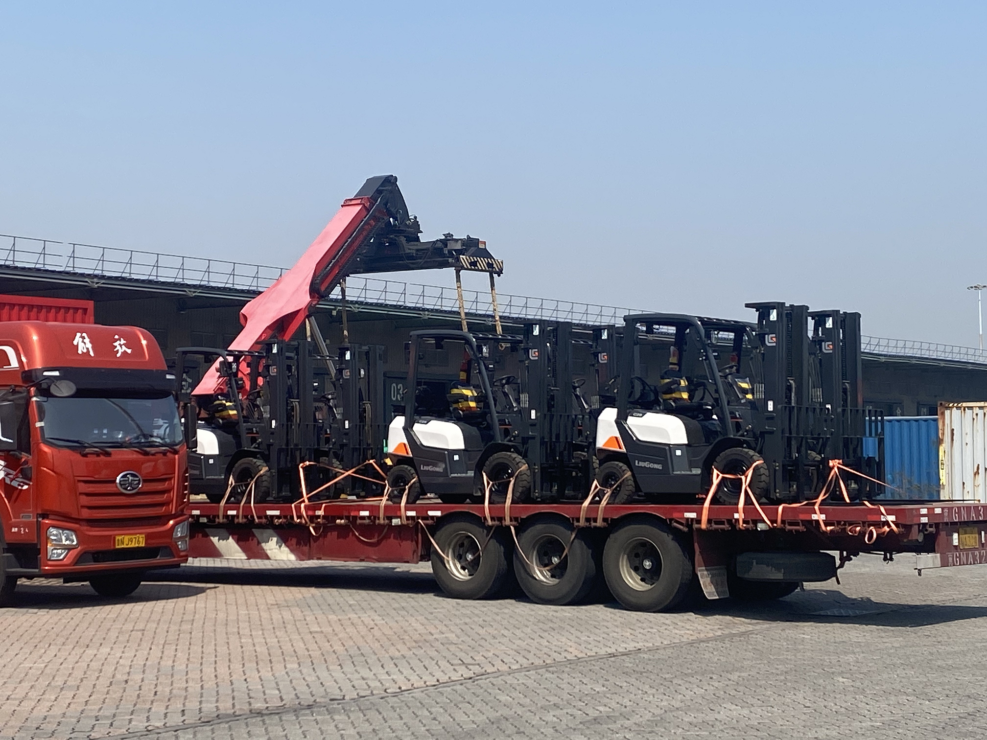 Ce soluții logistice reduc costurile livrărilor urgente?