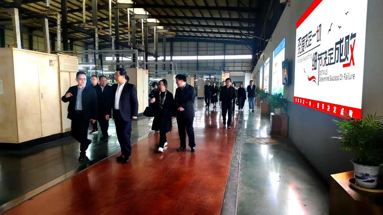 Government and Enterprise in Harmony, Deepening Enterprise Collaboration – Shenzhen's Outstanding Entrepreneurs Visit Huaerda Cable Group to Explore New Cooperation Opportunities