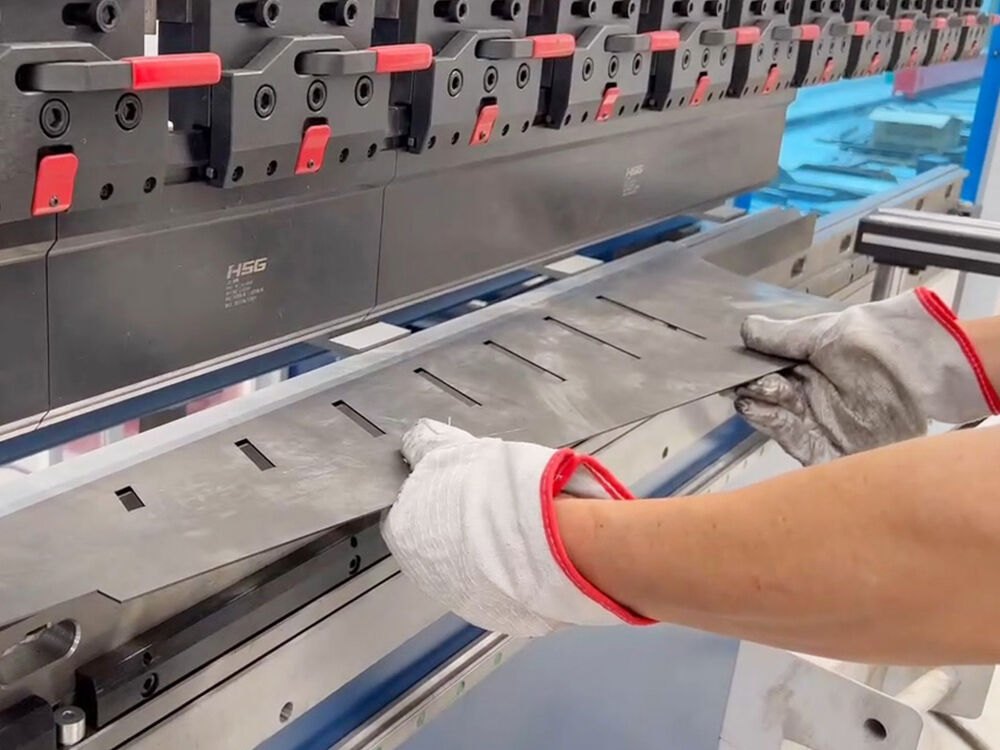 Large CNC bending machine