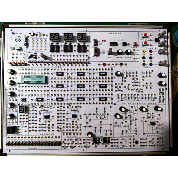 Digital Logic Circuit Trainer