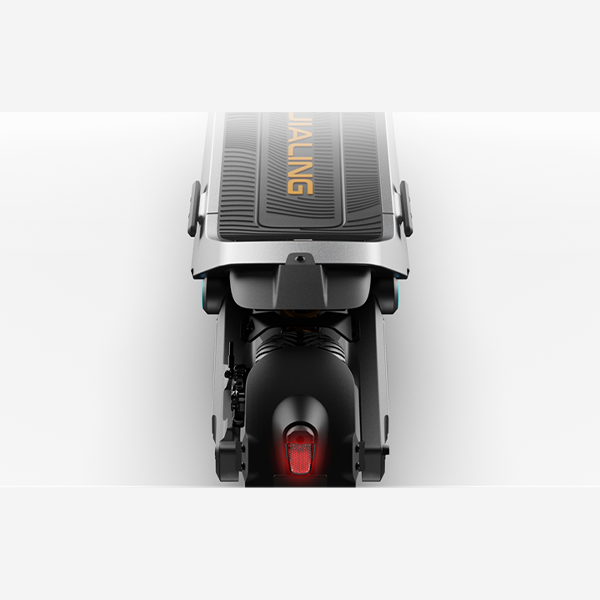 Lightweight and portable design for convenient commuting