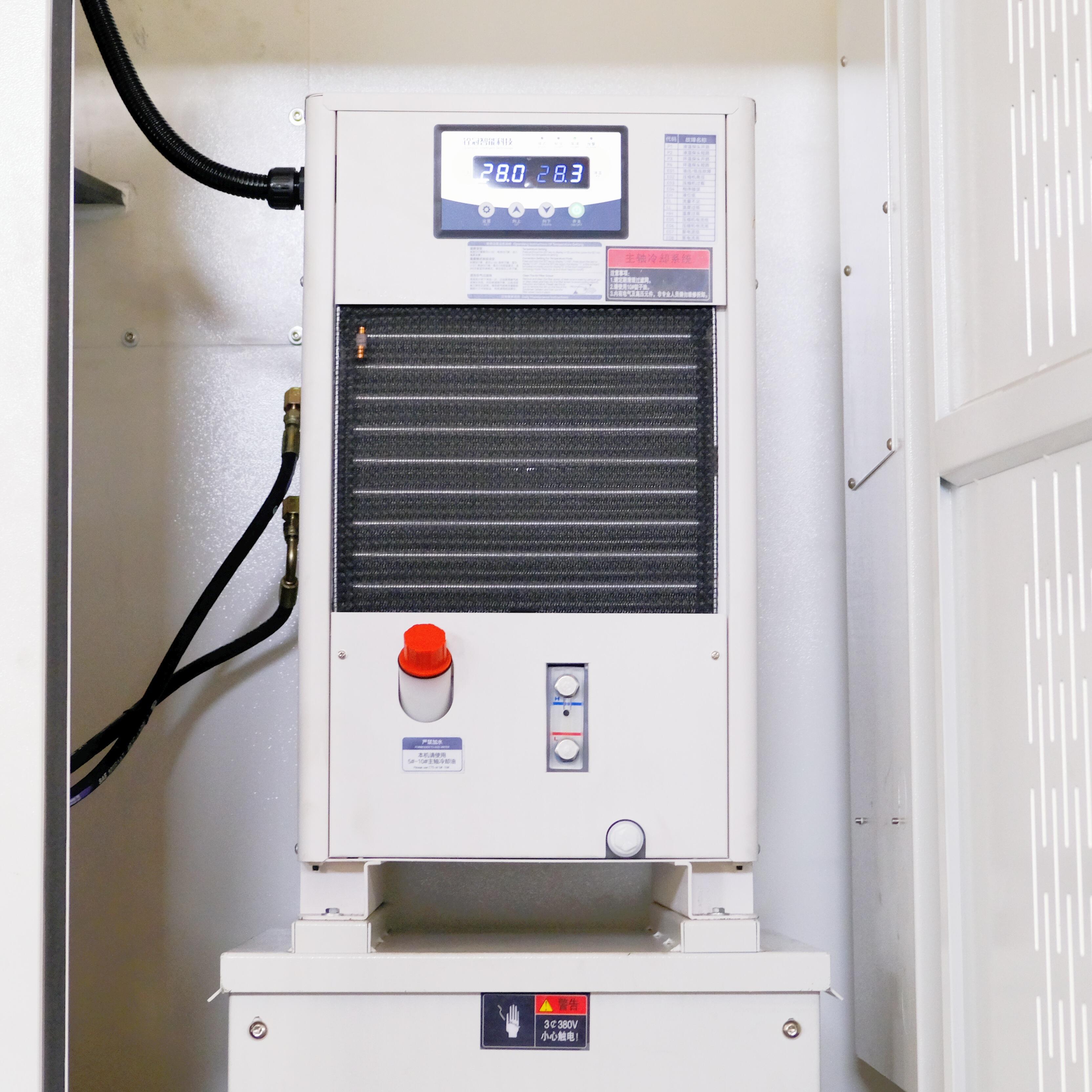 Malawak na Hanay ng Materyales at Tapusin