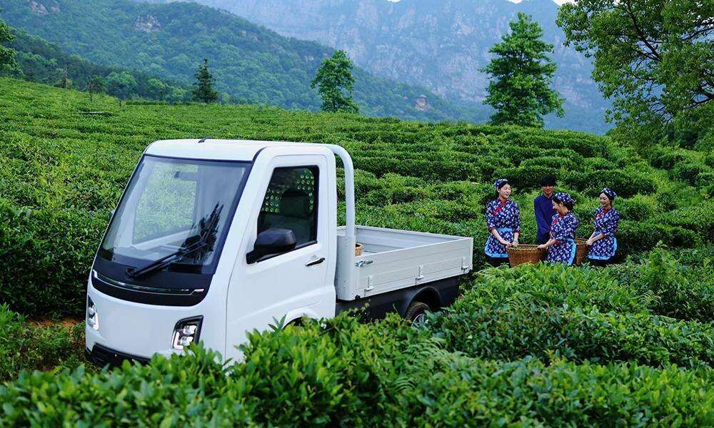 How can electric commercial vehicles conquer both farm transportation and scenic area logistics simultaneously?