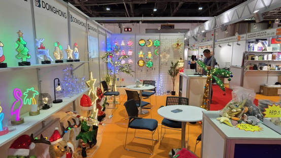 linhai donghong enters the middle east market by attracting traffic at the dubai exhibition-3