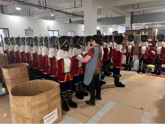 donghong ushers in peak christmas order shipment season-1
