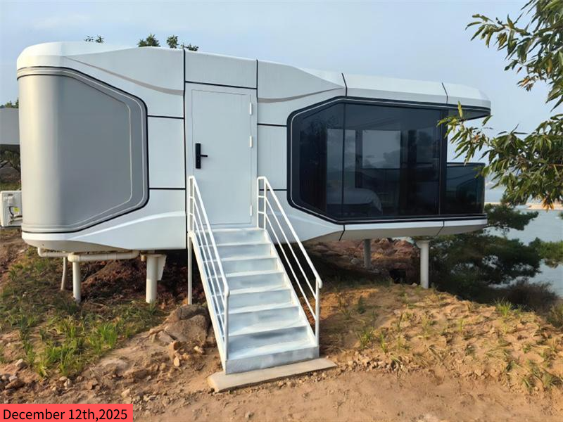 Thailand customer received the space capsule house and successfully completed the installation.