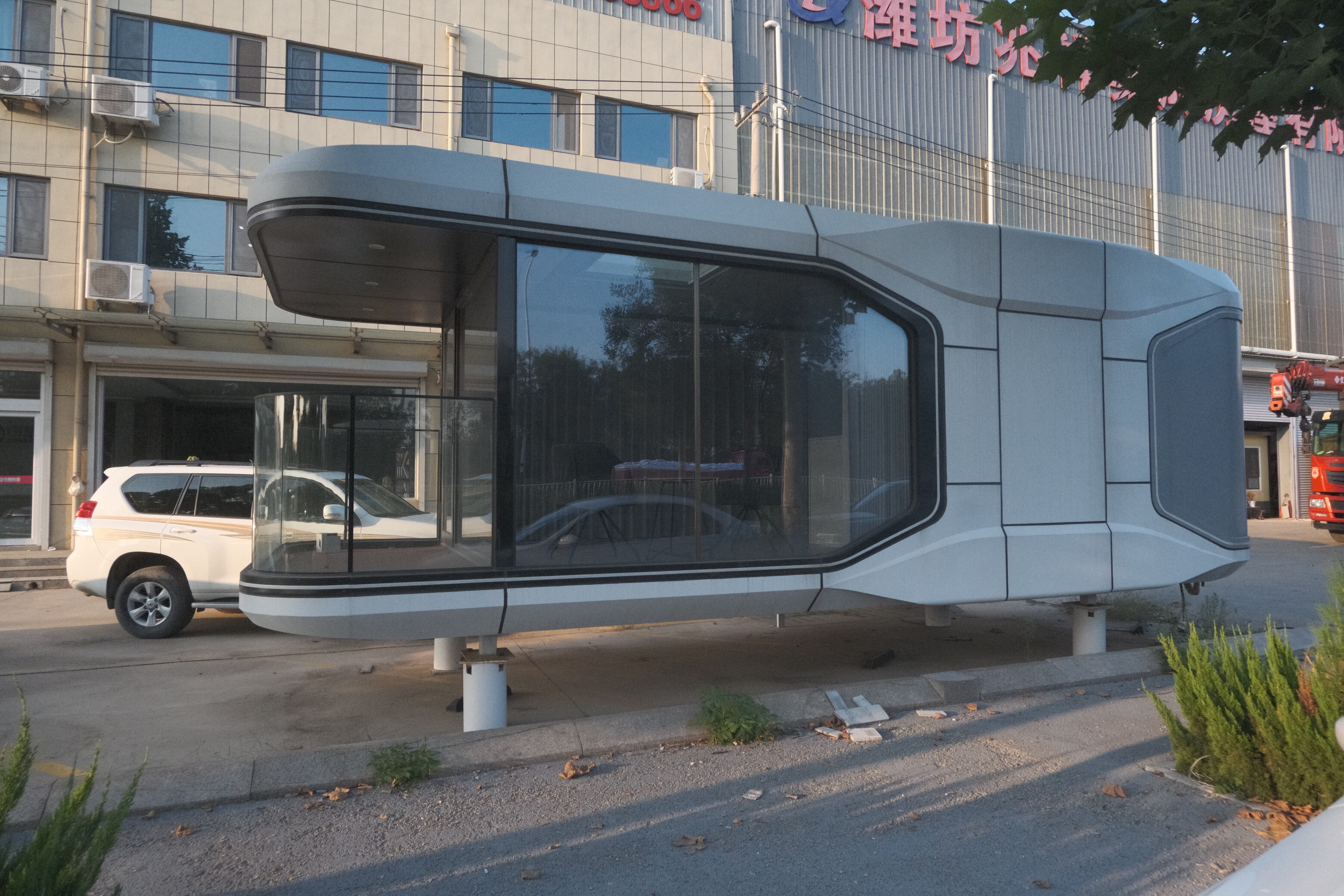 Live Beyond Boundaries — The New Era of Mobile Space Capsules