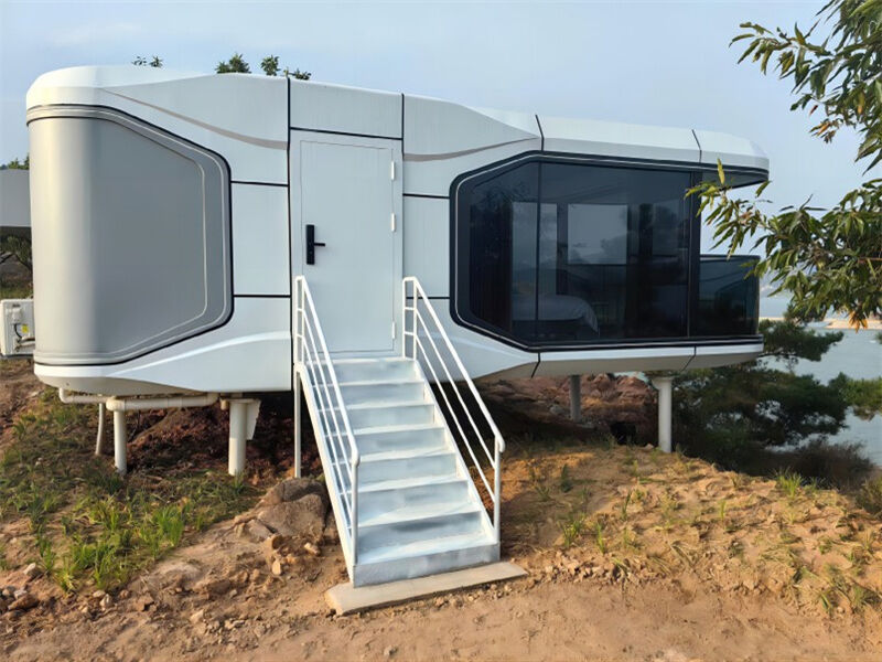 Thailand customer received the space capsule house and successfully completed the installation.