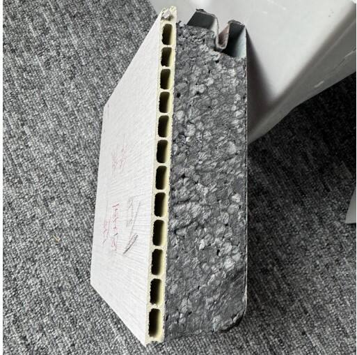 كيفية عزل منزل مصنوع من حاوية شحن لتحقيق الراحة على مدار العام