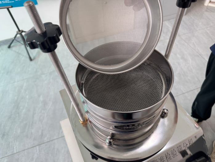 Anvendelse af svingende siloer i farmaceutisk produktion