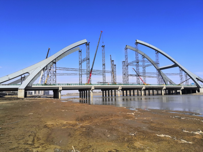 Can Steel Bridges Be Built over Long Spans?