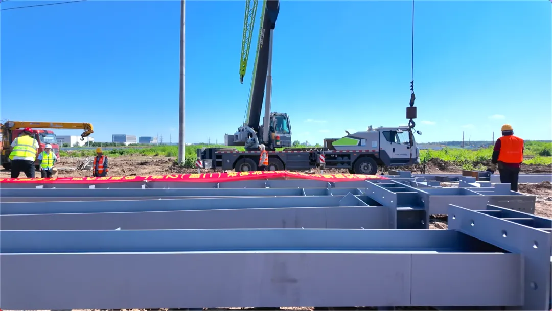 The first lift of the No. 2 factory building in Plot 8 (Phase II) of Shenyang Airport Economic Zone was successfully completed! ​