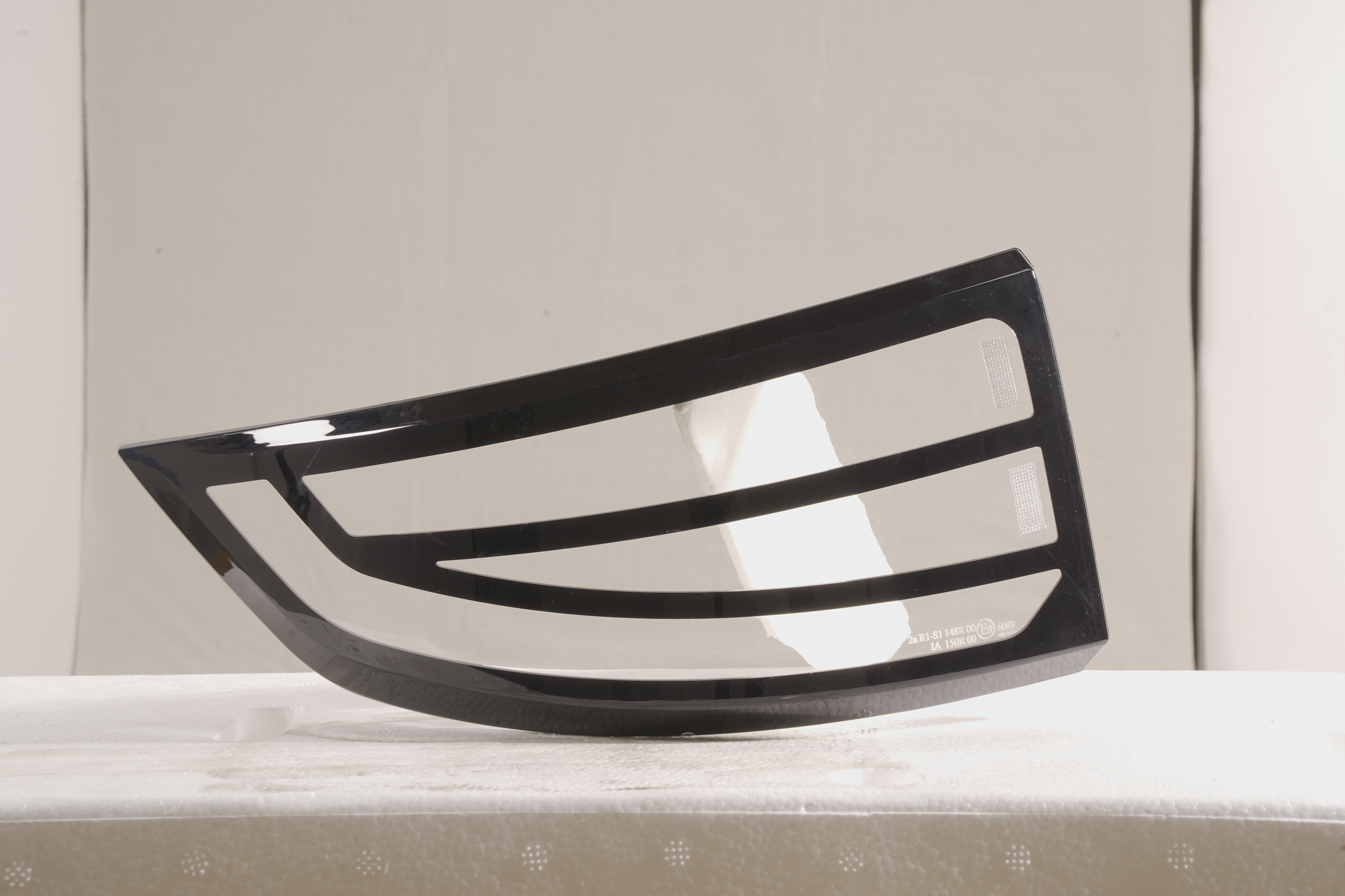 Taillight lampshade