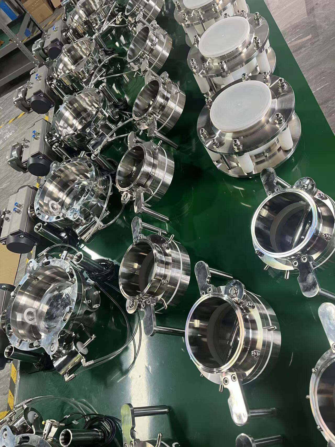 Split Butterfly Valve for Easy Installation and Compact Fluid Regulation in Industrial Systems