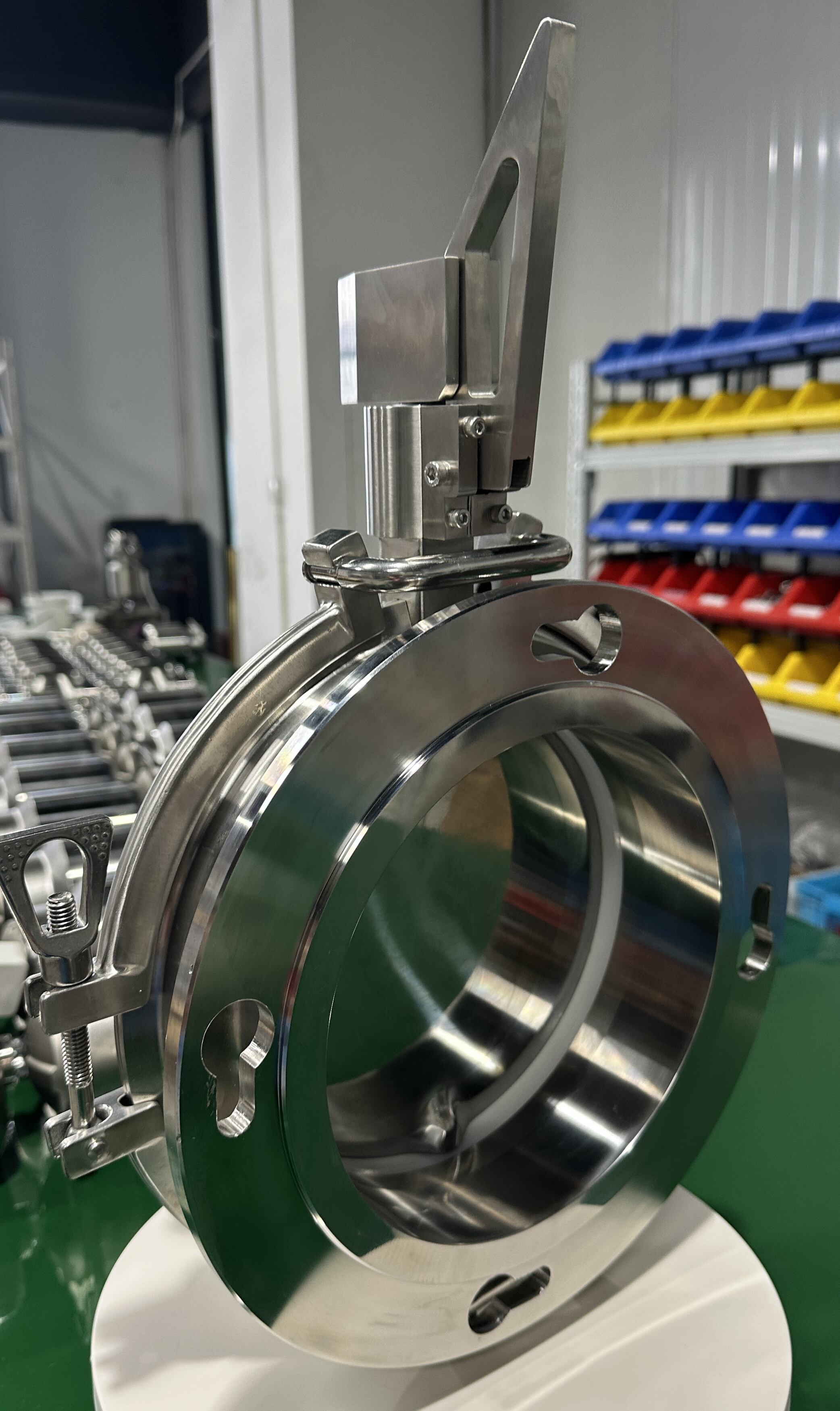 AVM: Biztos Partnere aanyag-szállítási Megoldásokban