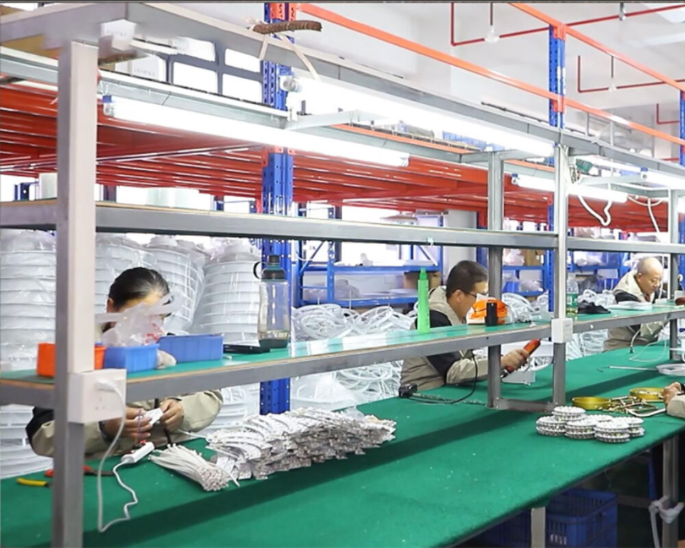 Stessa fabbrica dietro il ventilatore-luce più venduto su Amazon