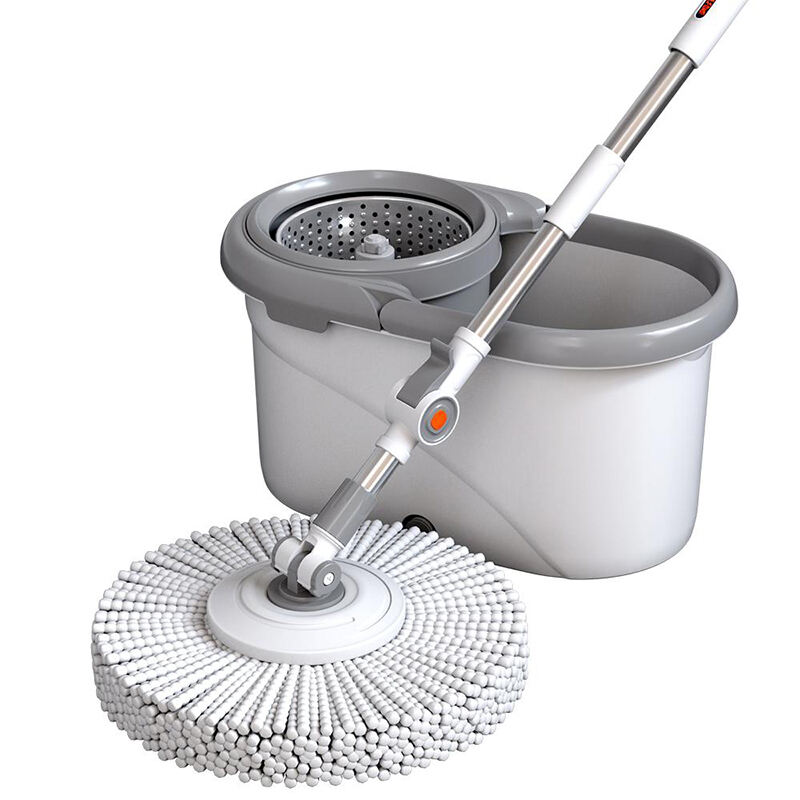 The spinning mop with cotton thread head has become a best-selling item at the exhibition