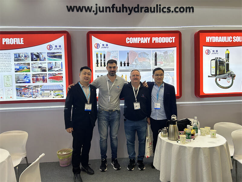 Recenze zvýraznění | Junfu Hydraulic se leskne na výstavě Bauma v Šanghaji 2024: Vedení budoucnosti odvětví inovativní technologií