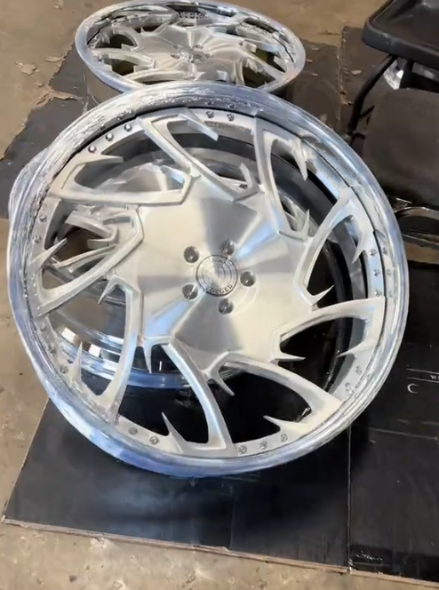 Tingkatkan Estetika Otomotif Anda dengan Tutup Pusat Mengambang