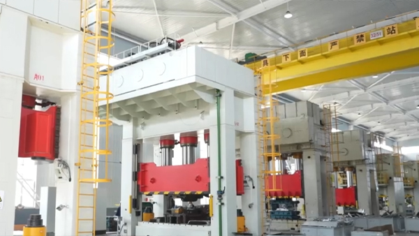 Cad iad na príomh-bhuntáistí a thagann le páirteanna a ndéanfar tarraingt domhain chríonna?