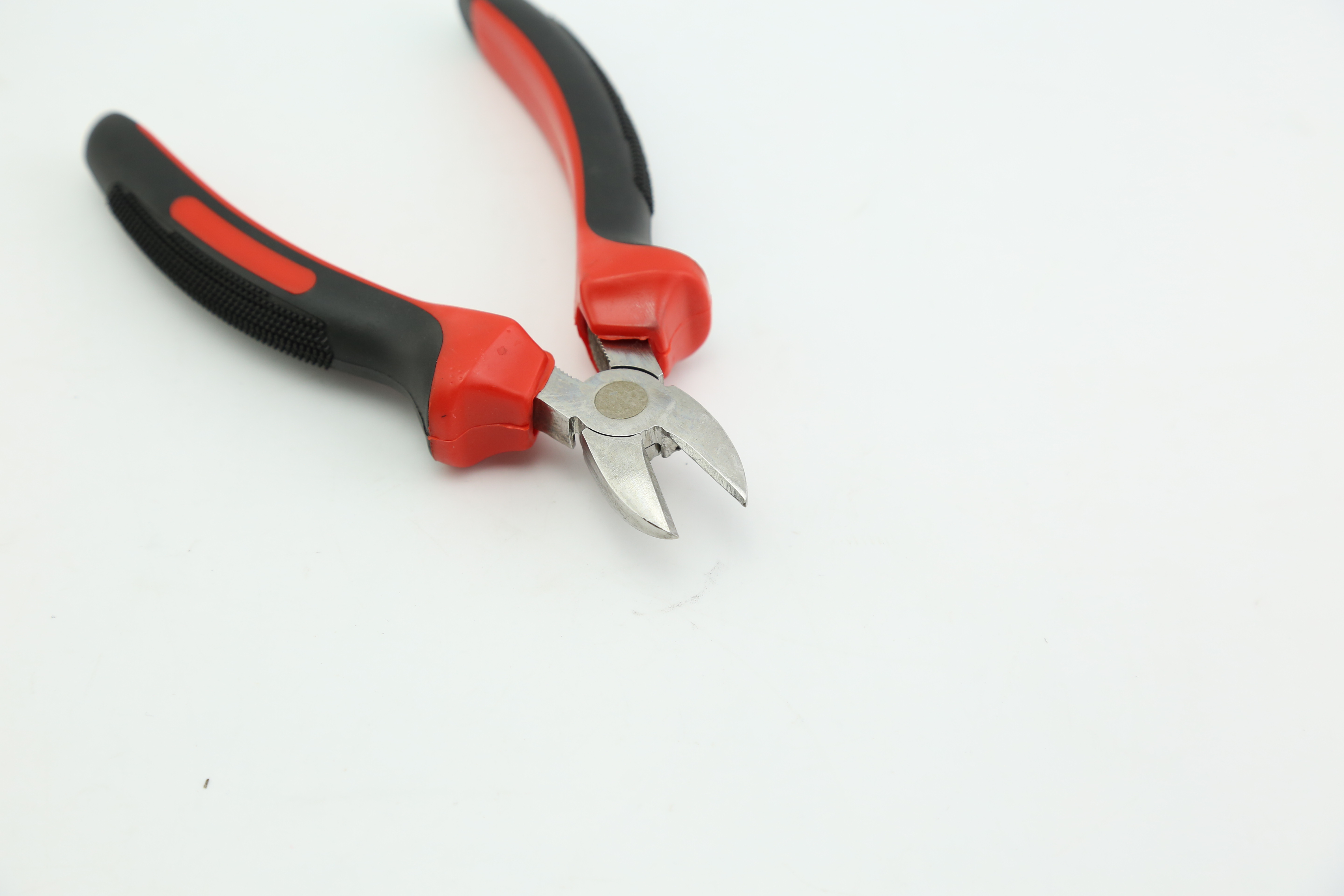 Low - Intensity Magnetism Multi - Functional Manual Tool 304 Stainless Steel  Corrosion Resistance Diagonal Cutting Pliers manufacture