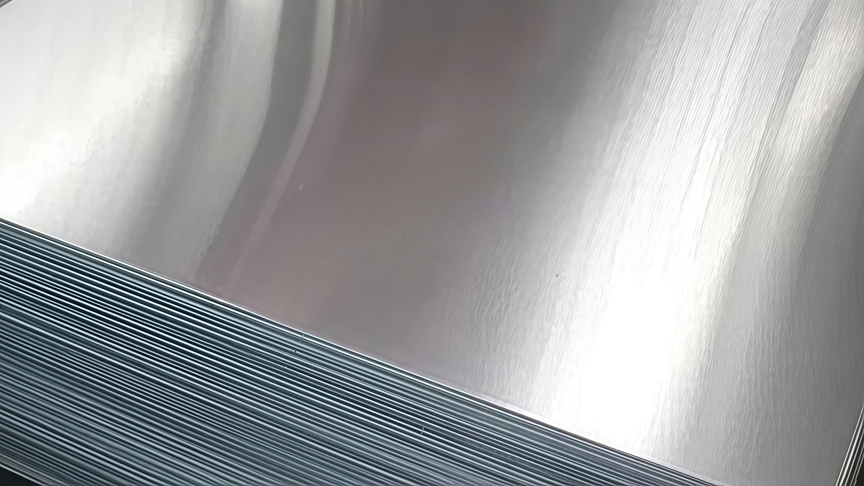 Aluminum Alloy: Lightweight and Easy to Machine, with Key Challenges in Thermal Deformation and Tool Adhesion