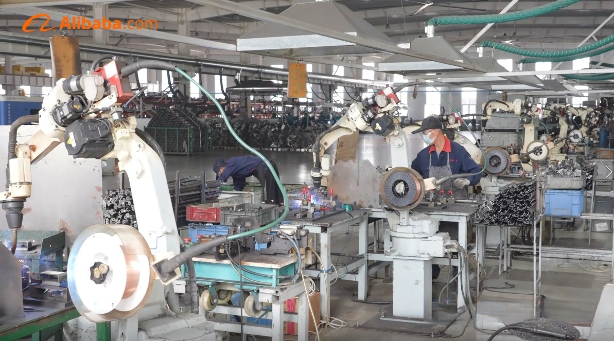 Cén tionscal is mó a dteastaíonn páirteanna ceangailte meitileach ar ardchaighdeán?