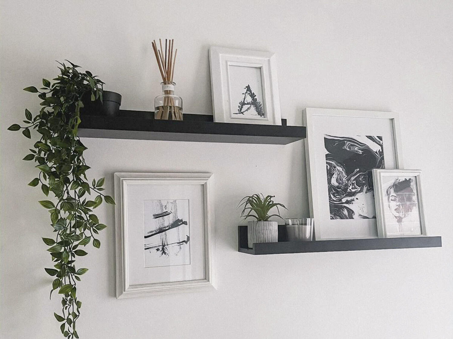 Photo Frame Shelf 场景1.jpg