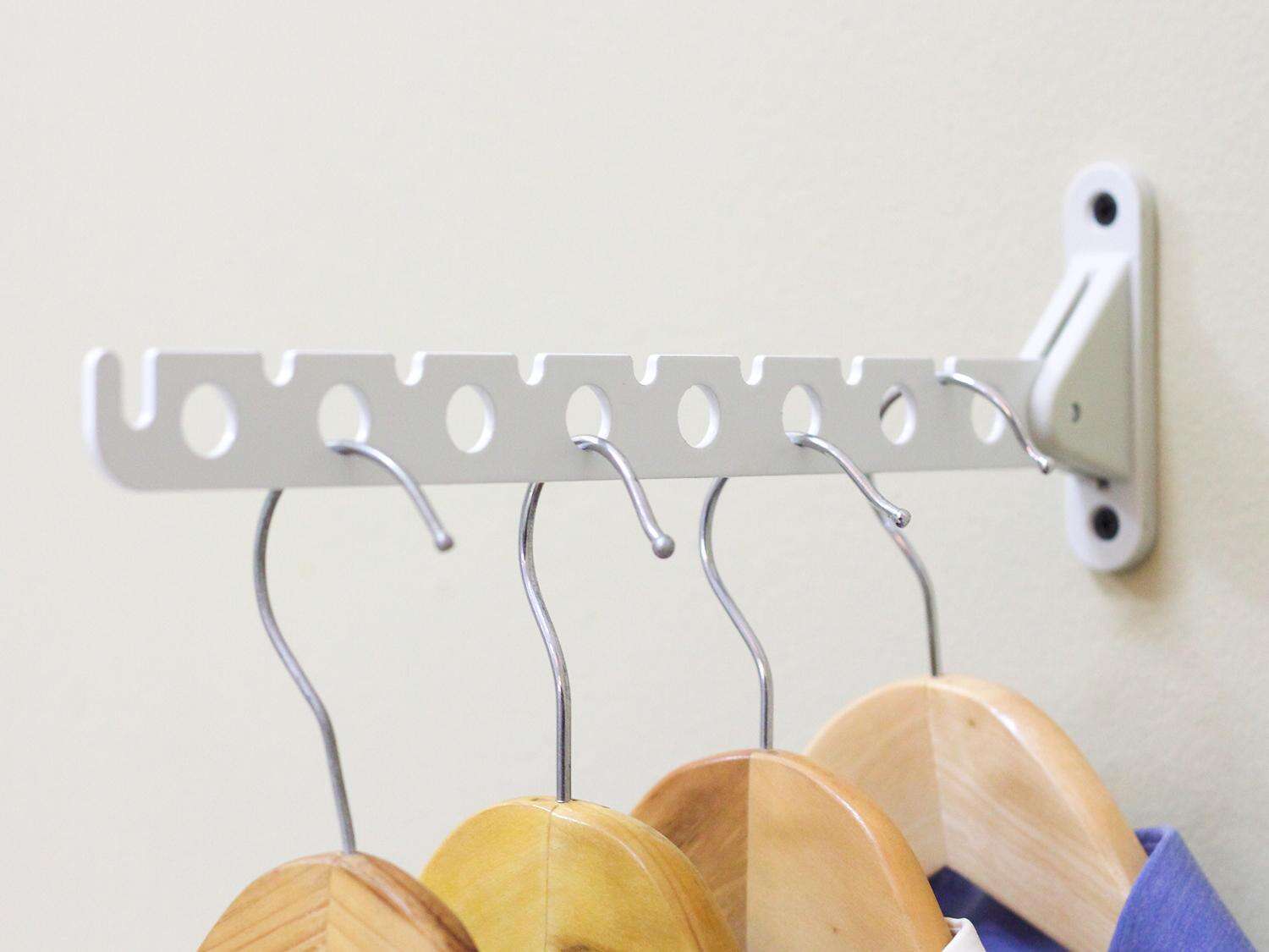 Clothes Fan LAURA 场景1.jpg