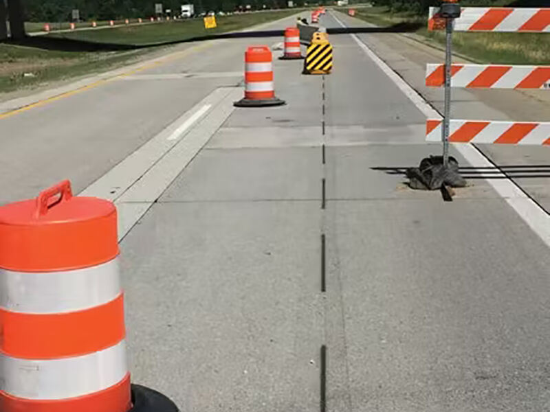 Michigan DOT implementuje první standard úplně mokře odrazové zóny práce na národní úrovni