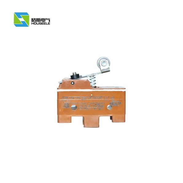 Which fuse boxes fit street lighting pole installation?