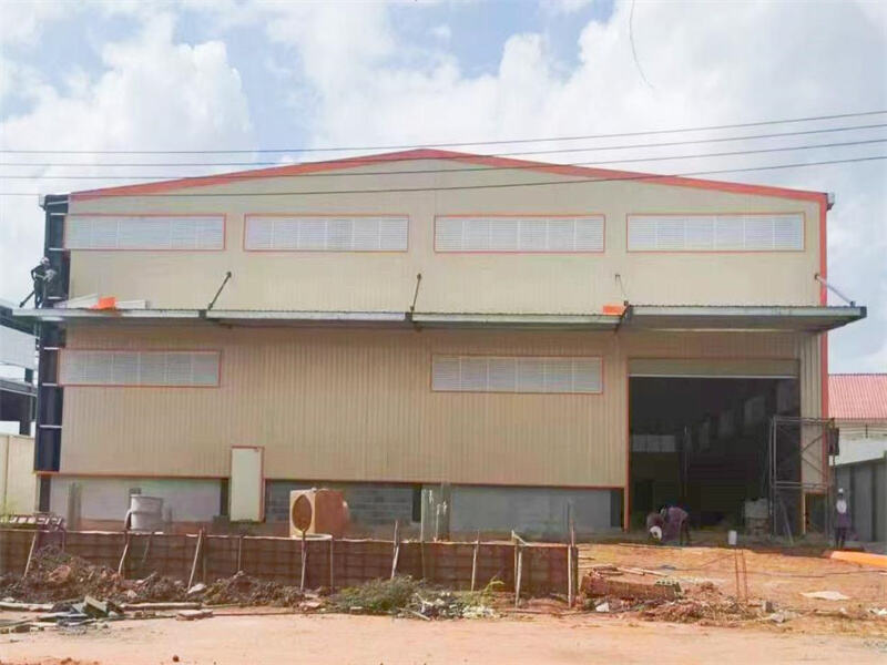 Bâtiment Commercial en Acier avec Bureau - Charpente Métallique
