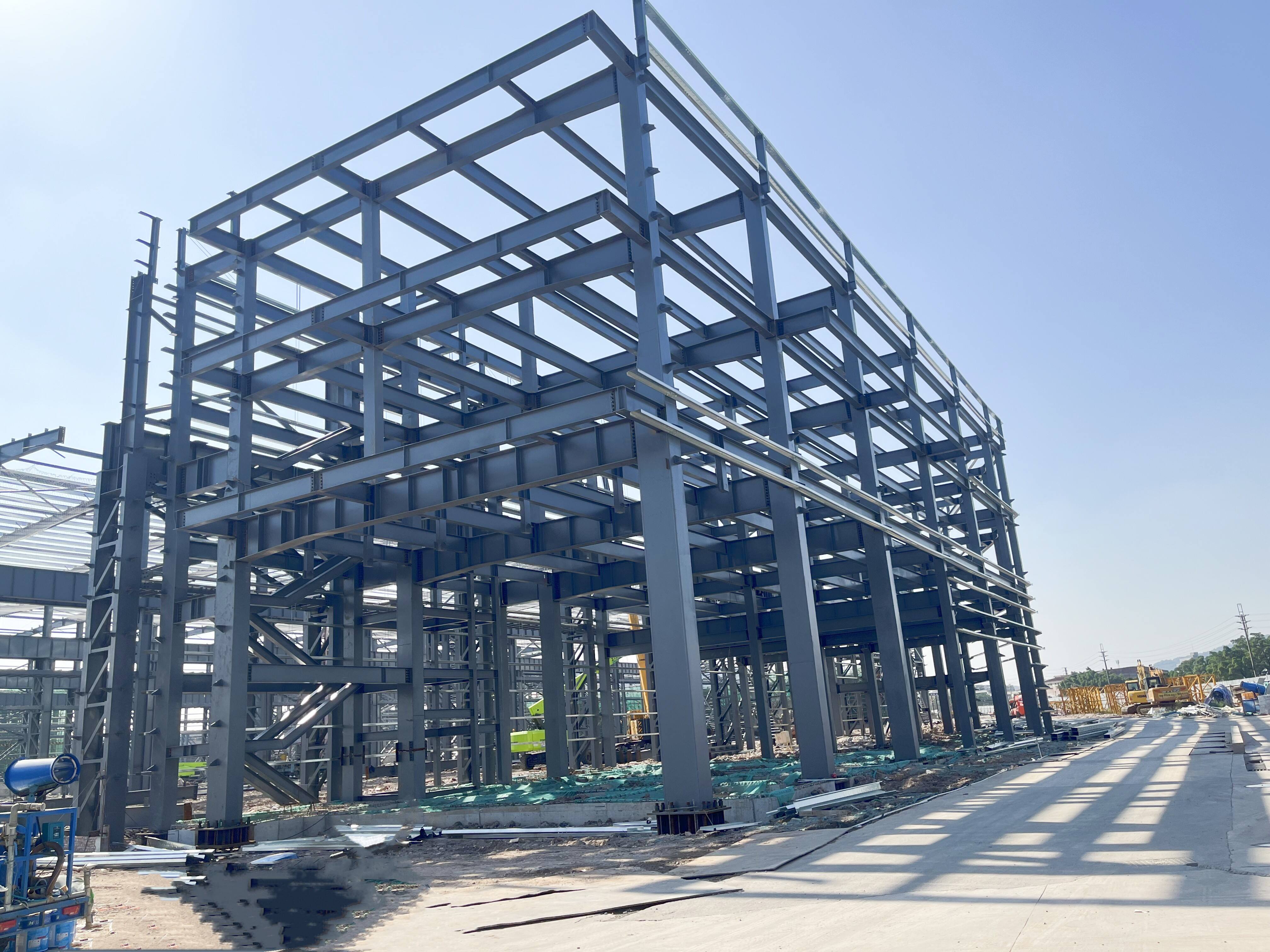 Lagana i otporna na koroziju metalna konstrukcija s raznolikim dizajnima