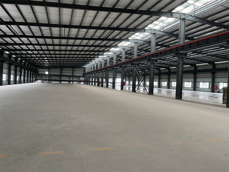 Construction d'atelier métallique avec mezzanine