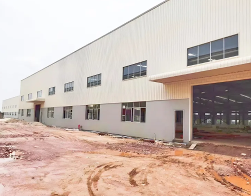 How wide can a steel warehouse be without interior pillars?