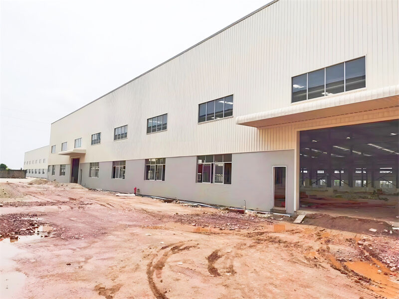 Entrepôt Personnalisé en Charpente Métallique pour Usines de Production