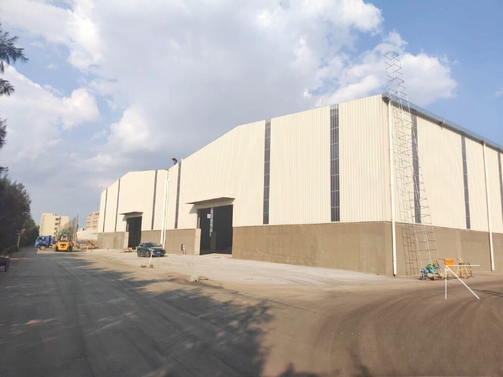 Entrepôt en acier préfabriqué