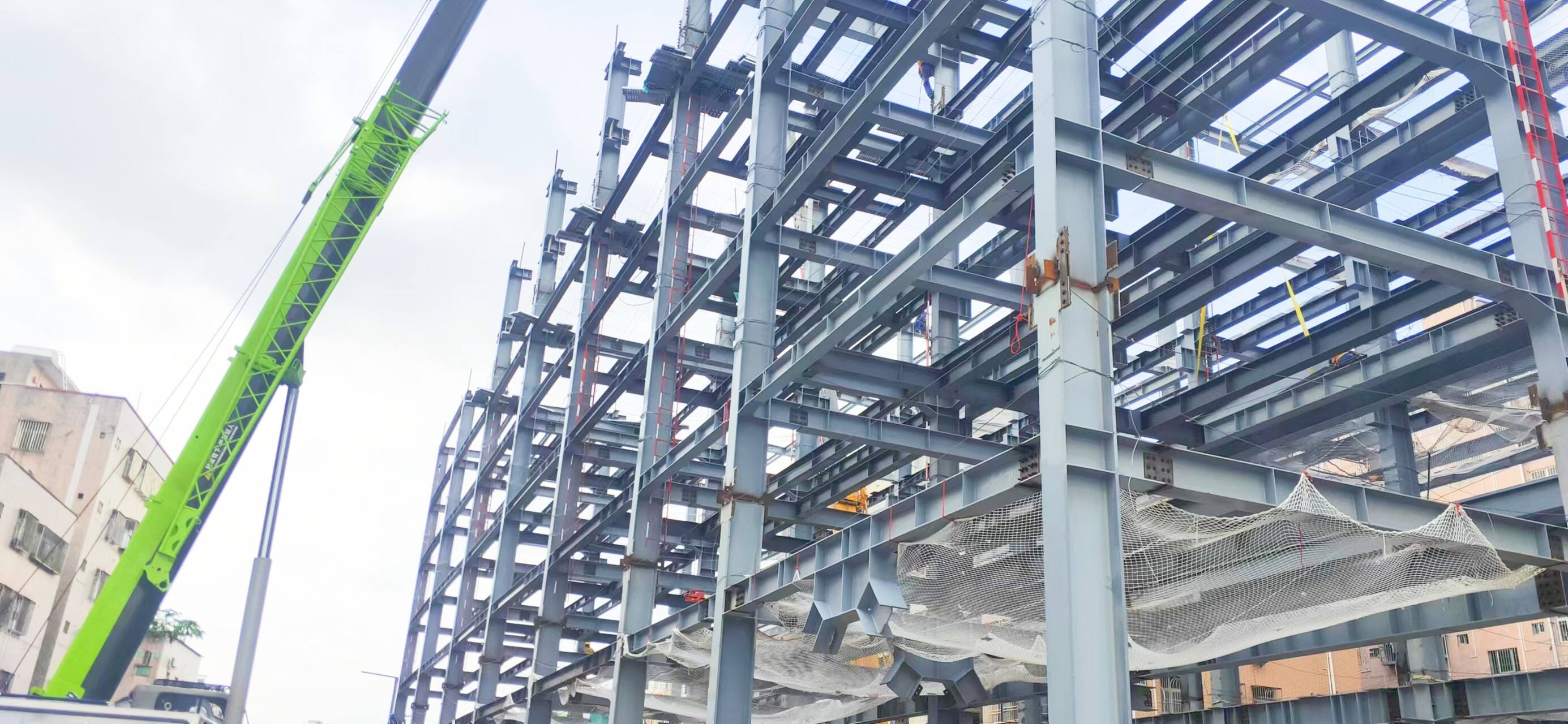 مقاومت بالا در برابر باد در ساختمان‌های فولادی پیش‌ساخته